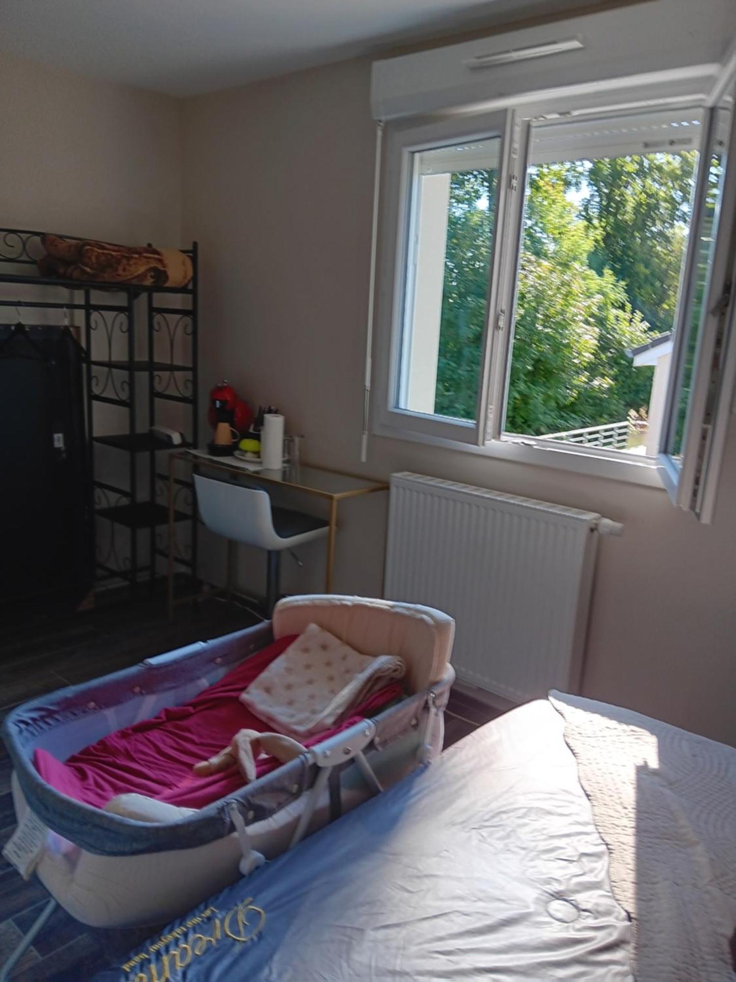 Chambre Privee Dans Une Maison Familiale Charmes  Exterior foto